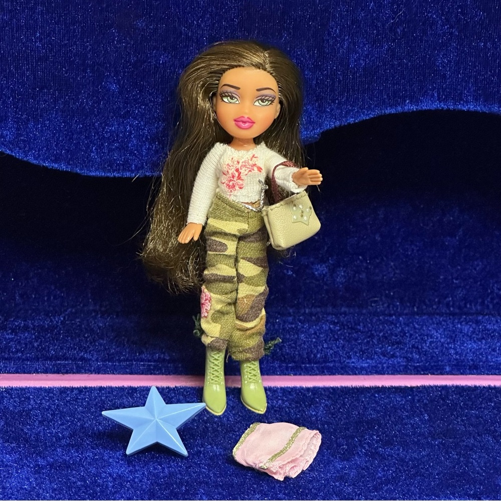 Lil Bratz Talia Doll Top Camo Pants Shoes Skirt Purse Brush Vintage 2002